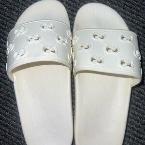 Gucci slides white
